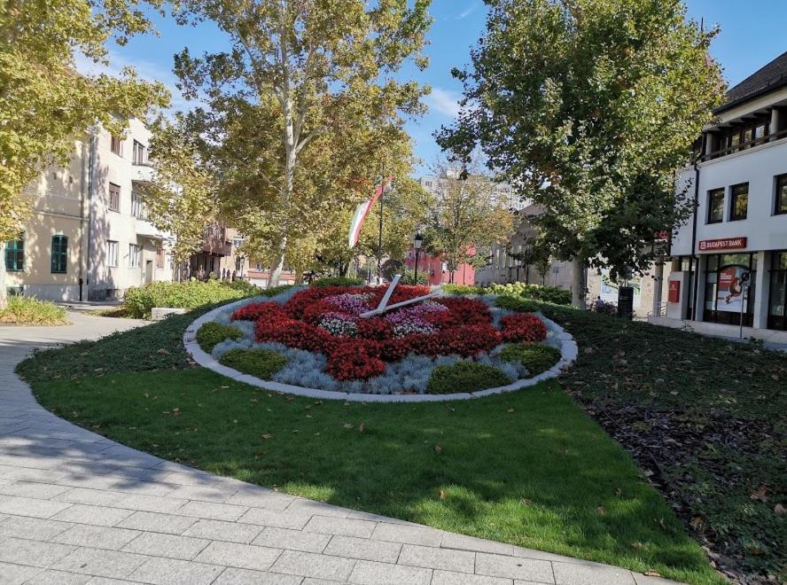 Patrik Apartman Szekesfehervar Exterior photo